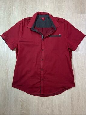 Guess Mens Short-Sleeve Button-Down Shirt in Deep Red with Contrast Trim